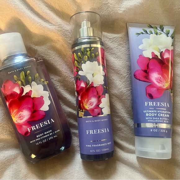 Bath and Body Works Freesia Body Trio - Picture 2 of 3